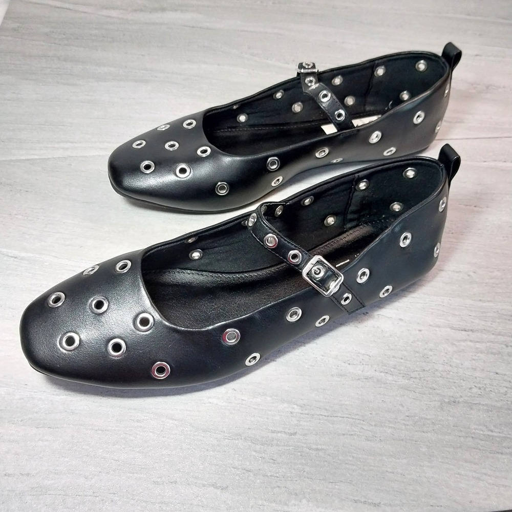 SODA Black Faux Leather Mary Jane Ballet Flats W Sz 10 w/ Silver Rivets & Buckle